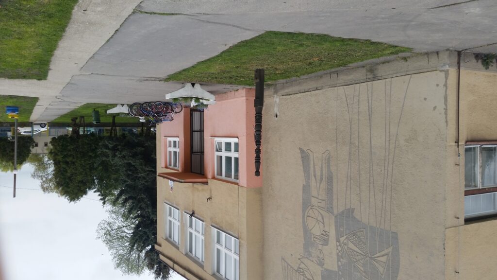 Ürge Mária emlékére állított kopjafa