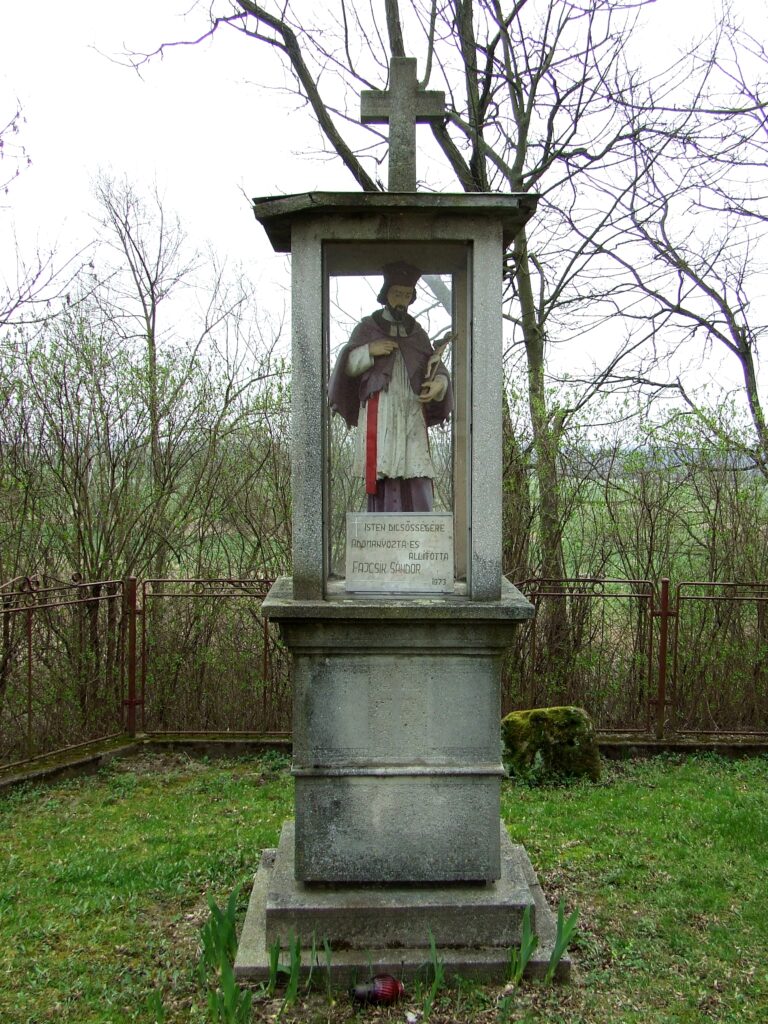 Nepomuki Szent János szobor