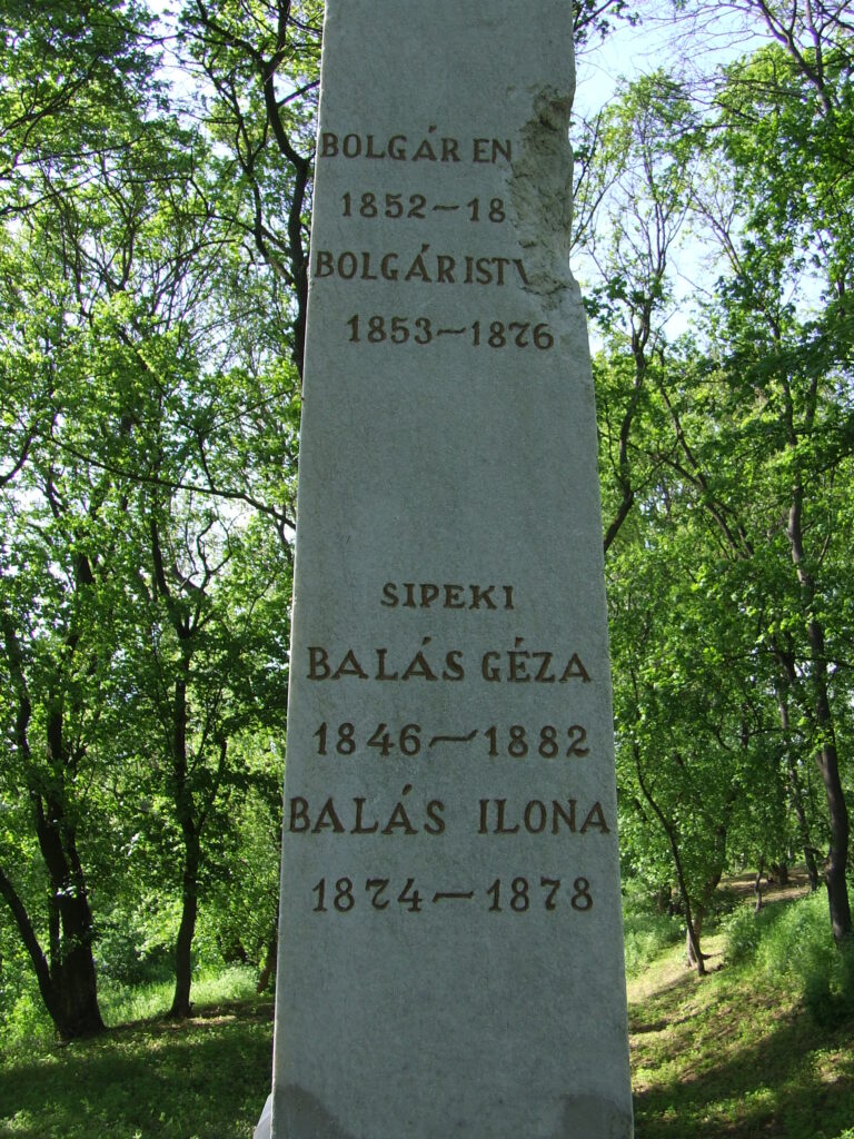 Bolgár Gábor és családjának síremléke