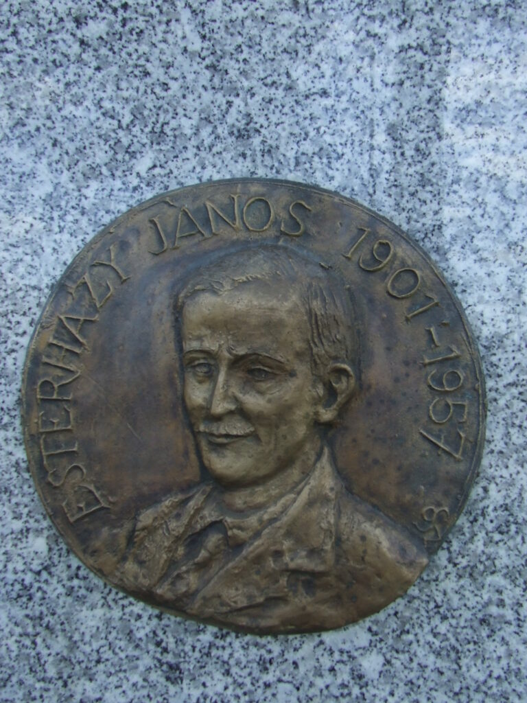 Esterházy János emlékoszlop