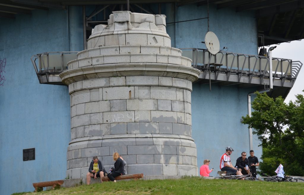 Zobor-hegyi millenniumi emlékmű