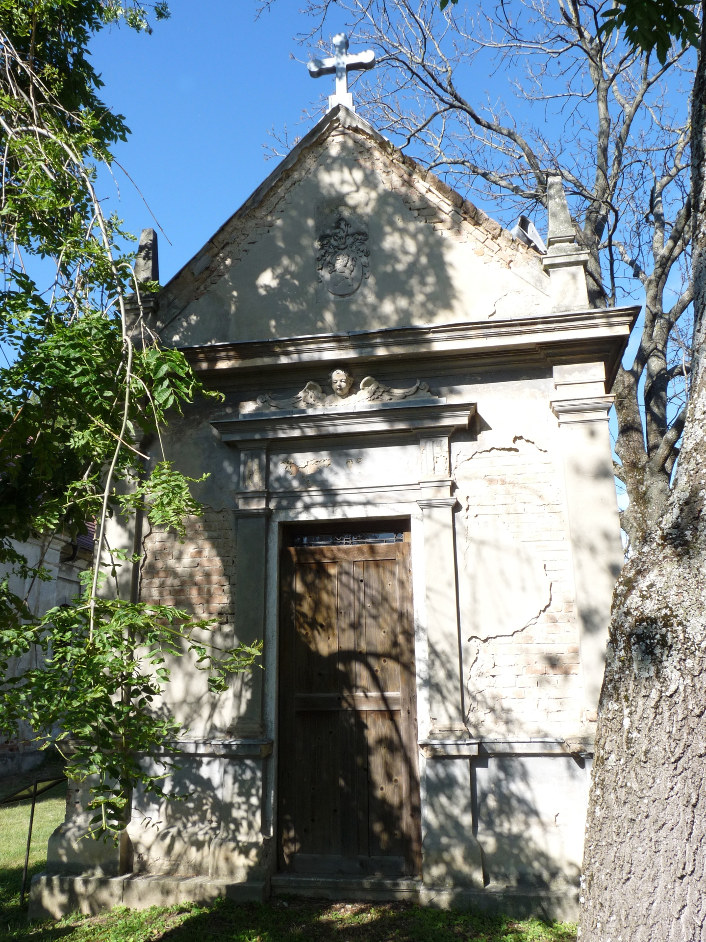 Kiss család sírboltja