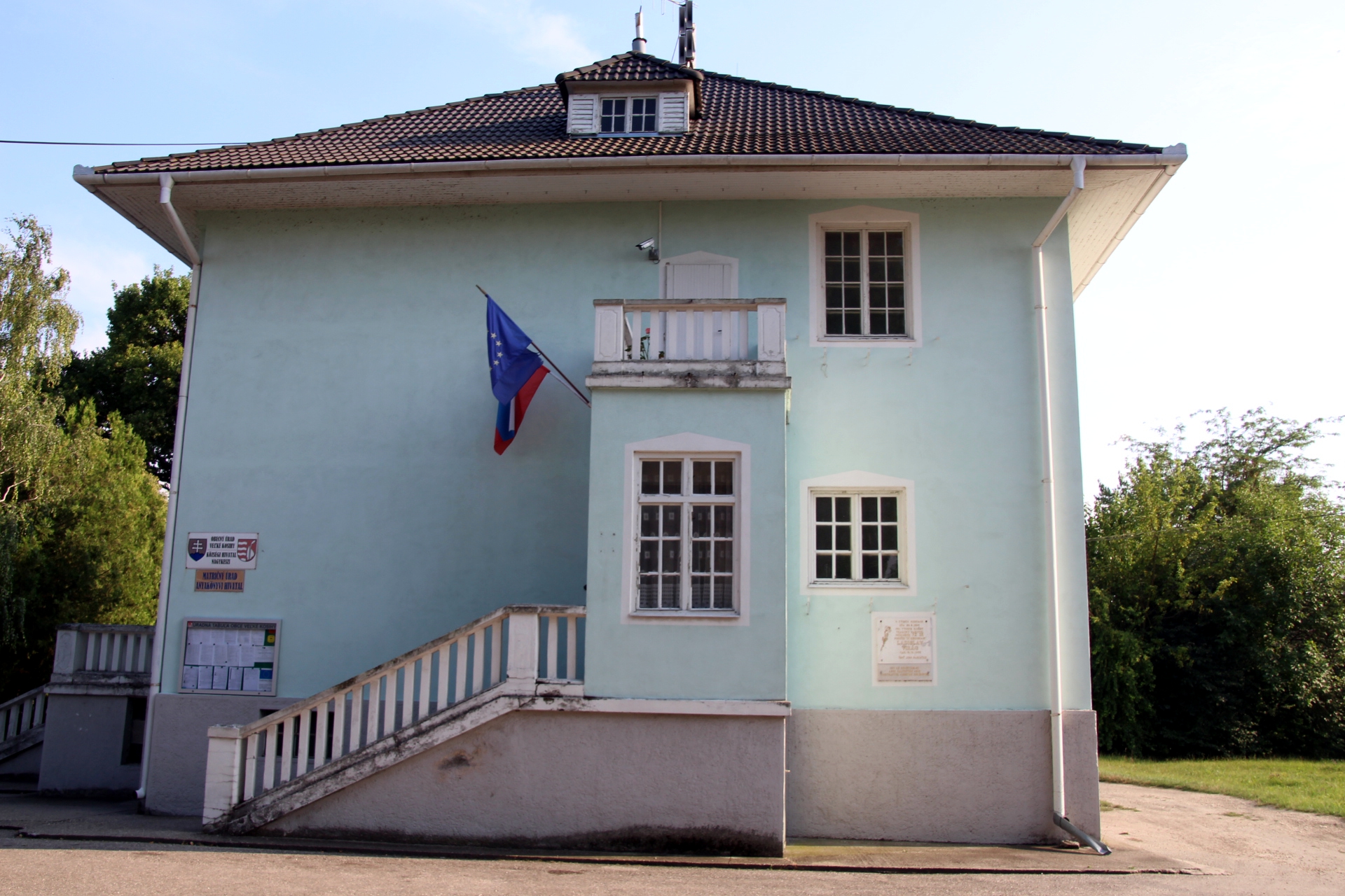 Virág László határrendőr emléktáblája