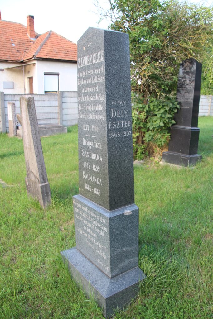 Závory Elek református lelkész sírja