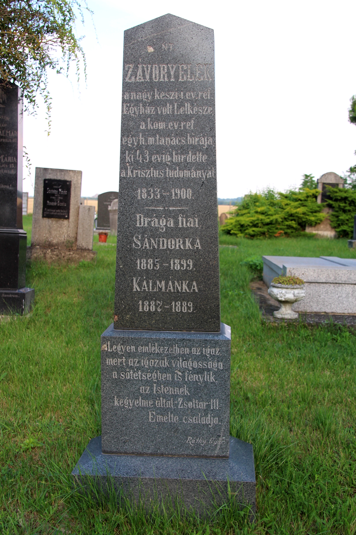 Závory Elek református lelkész sírja