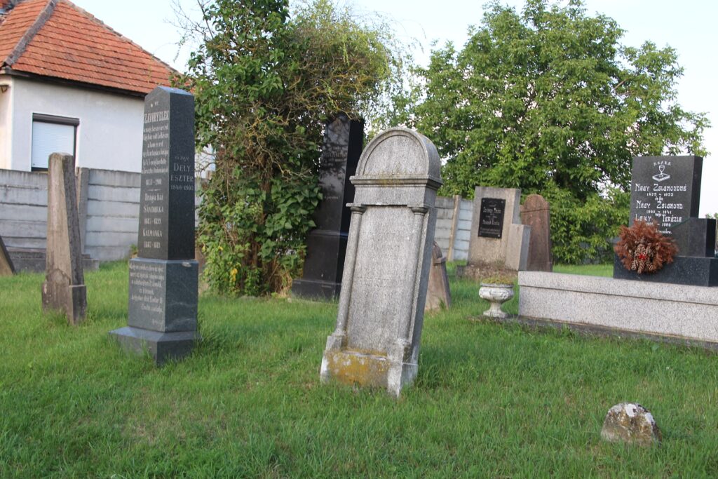 Závori Sándor néptanító sírja