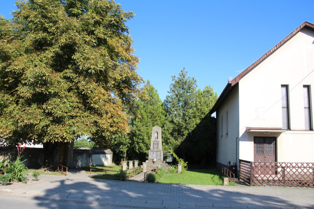 A 2. világháborúban elesettek emlékműve