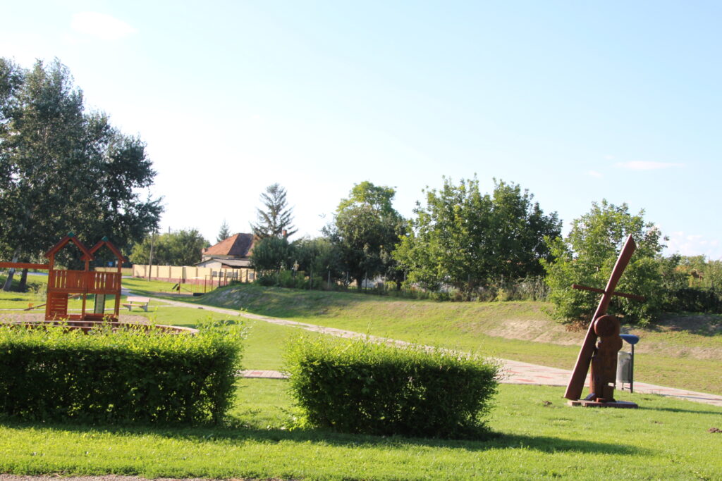 A szabadidőpark fafaragványai