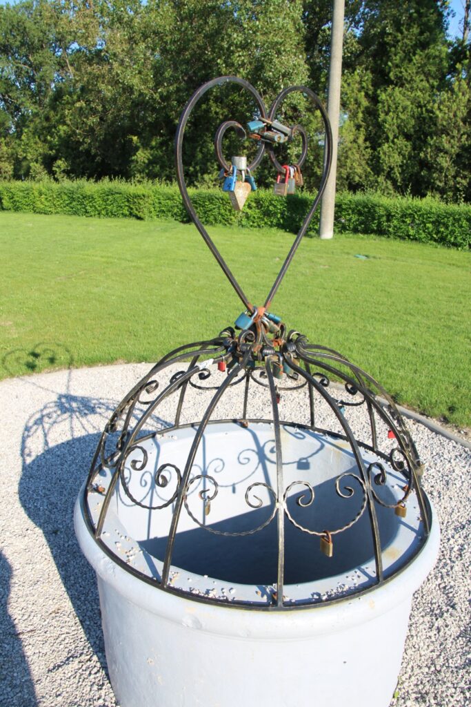 A szabadidőpark fafaragványai