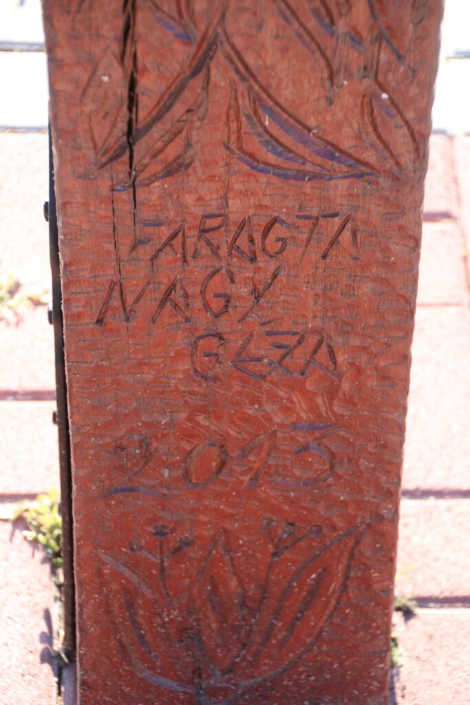 A szabadidőpark fafaragványai