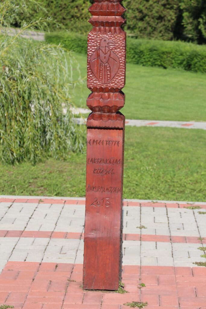 A szabadidőpark fafaragványai