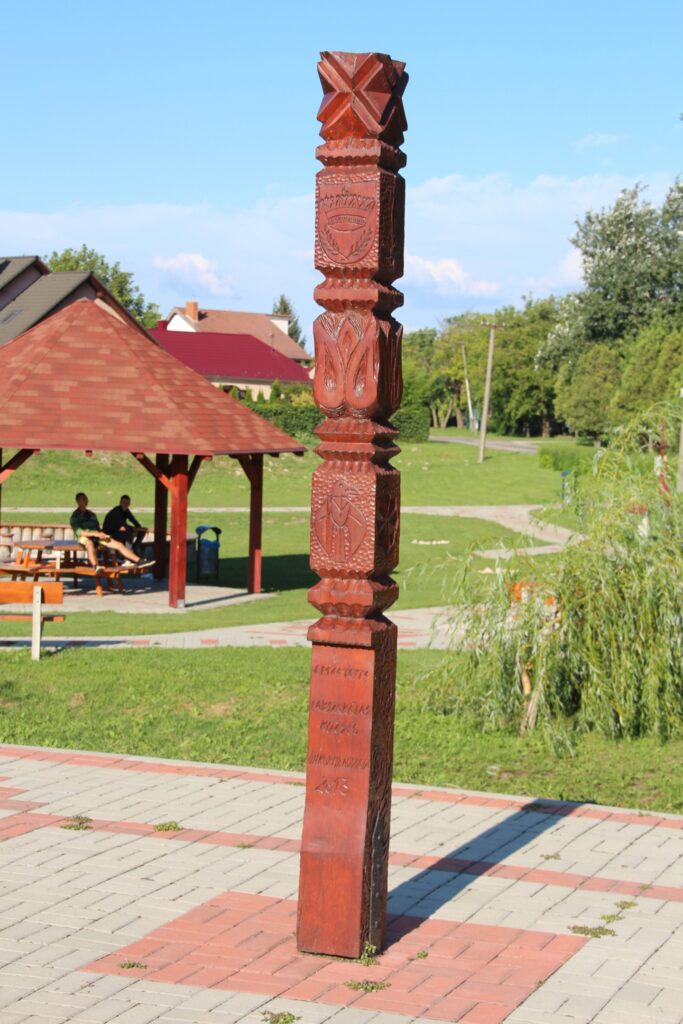 A szabadidőpark fafaragványai