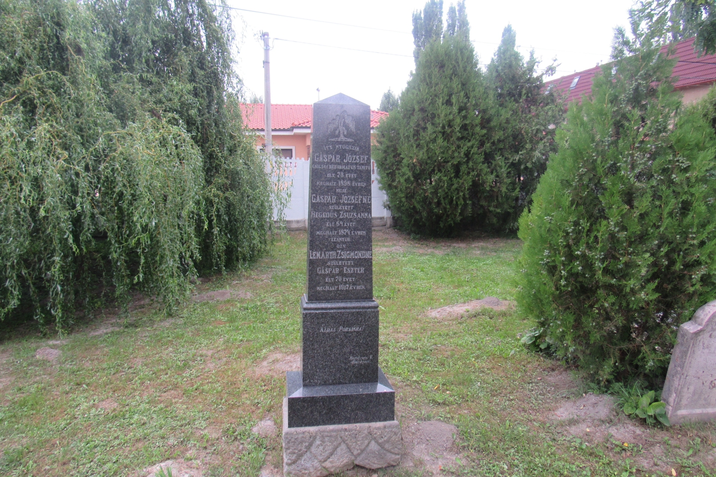 Gáspár József református tanító sírja