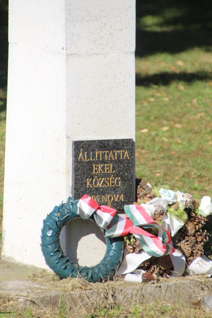 Hetényi János szobra