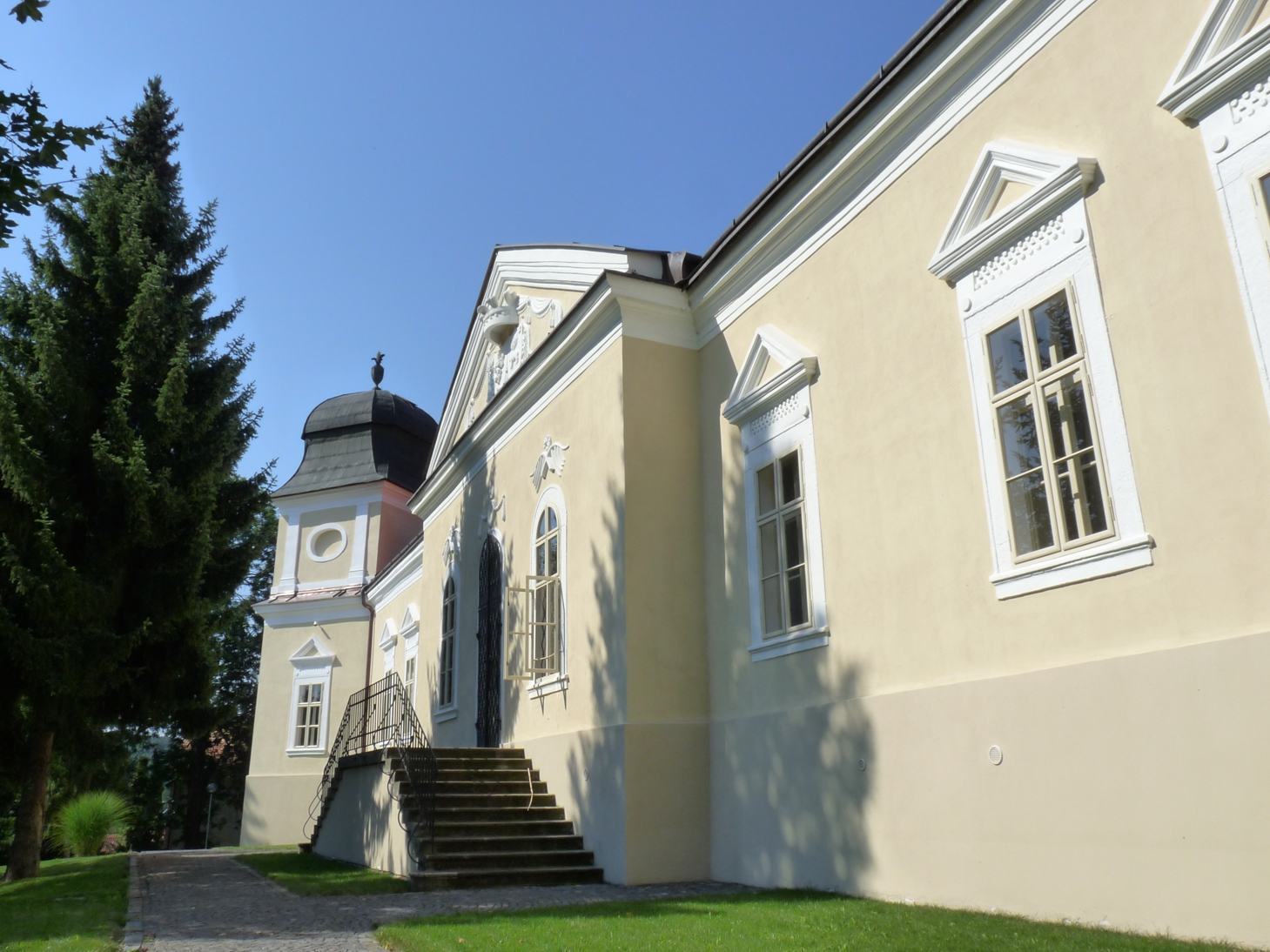 Madách Imre emléktáblája