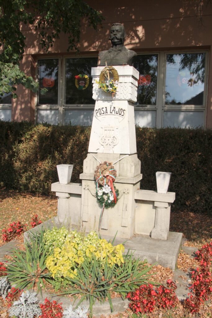 Pósa Lajos szobra