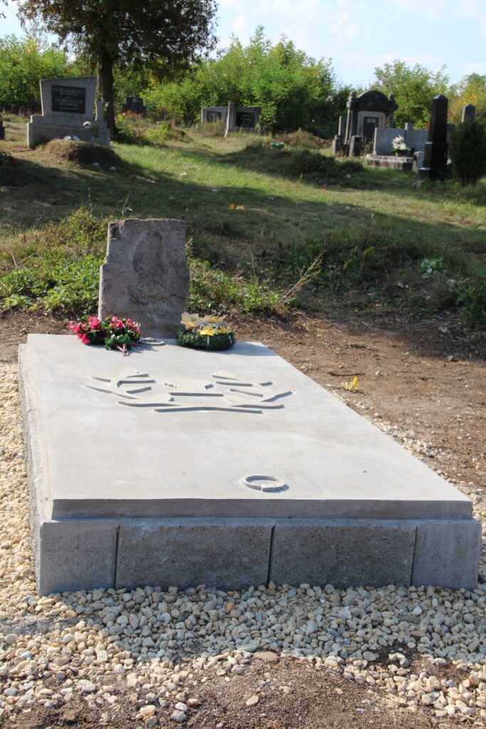 Pethő Dániel református lelkész sírja