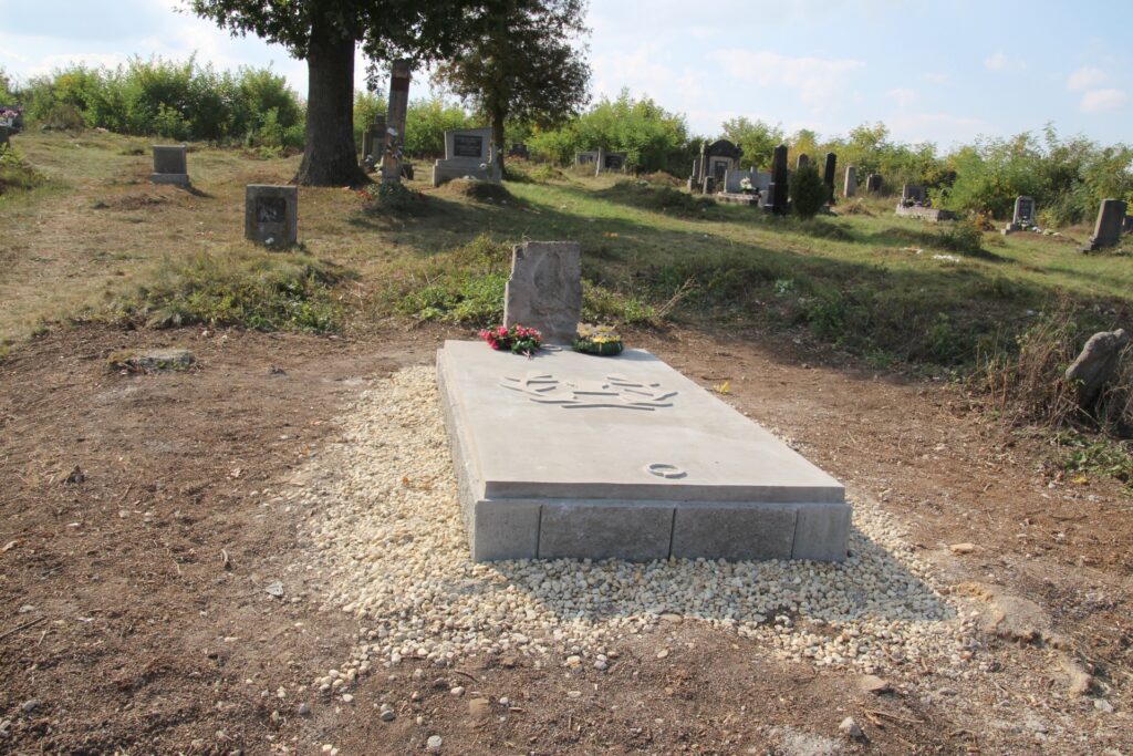 Pethő Dániel református lelkész sírja