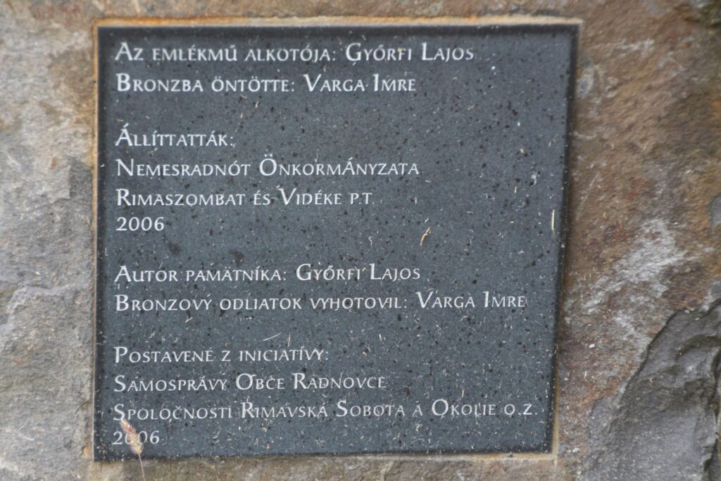 Radóti Miklós szobra