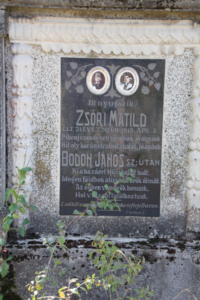 Zsóri Matild sírja és Bodon János emlékjele