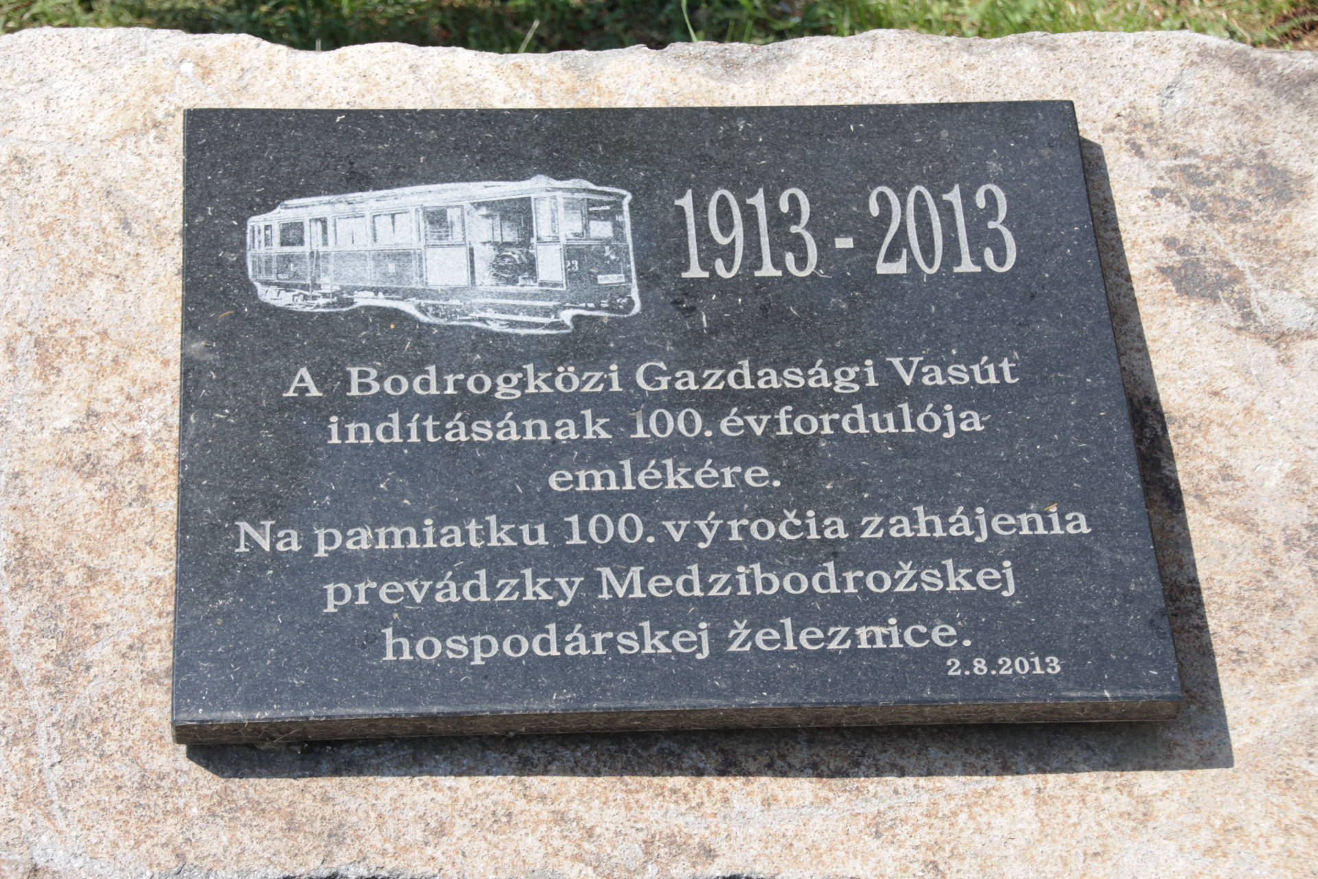 A Bodrogközi Gazdasági Vasút 100. évfordulójának emléktáblája