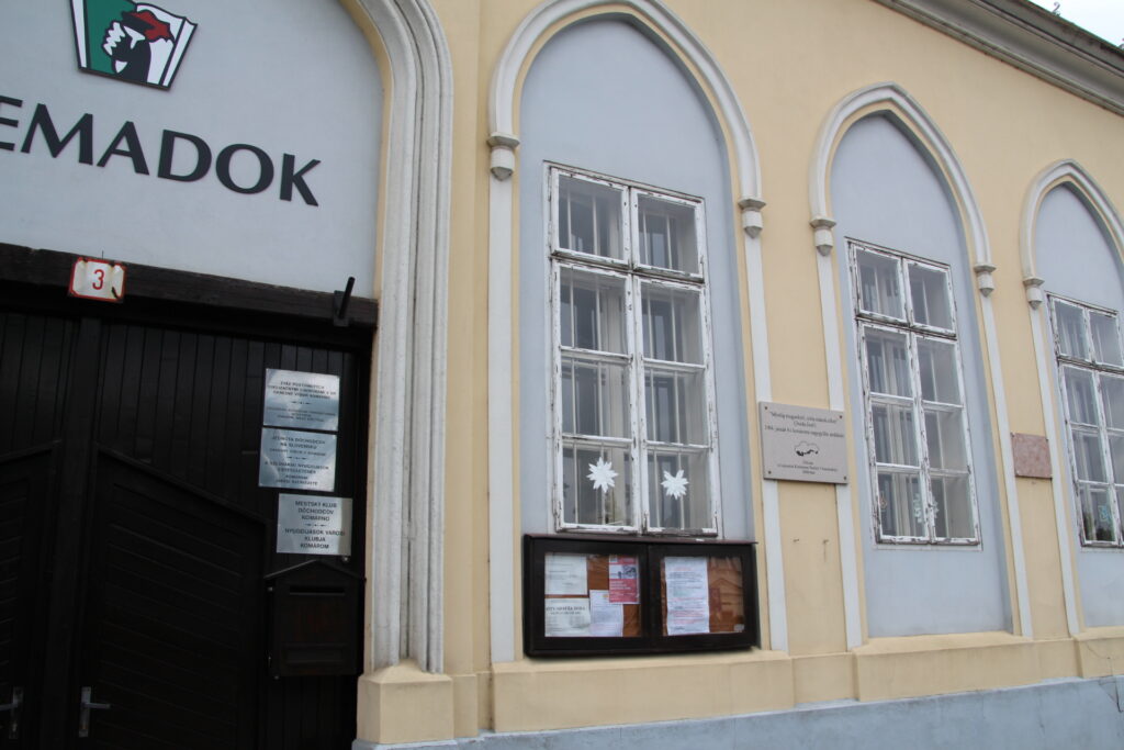 A Csemadok megalakulása 50. évfordulójának emléktáblája