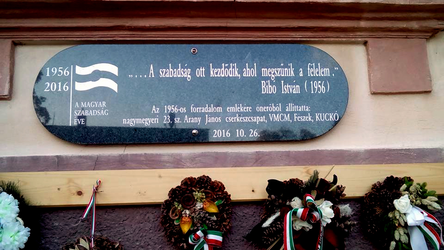 1956 hőseinek emléktáblája