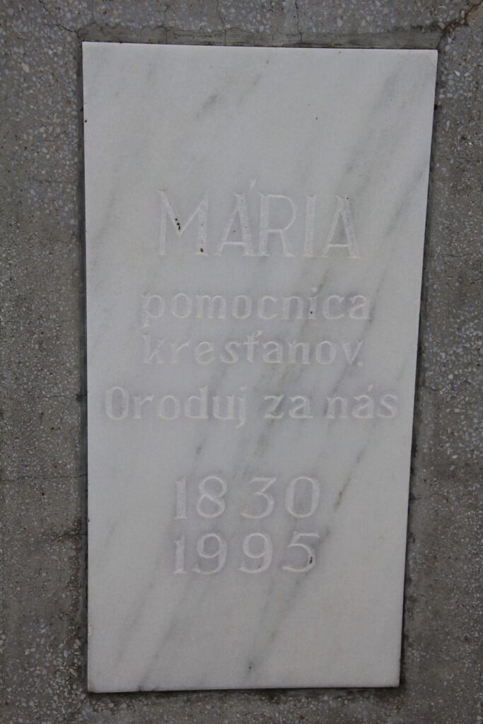 Köztéri Mária-szobor