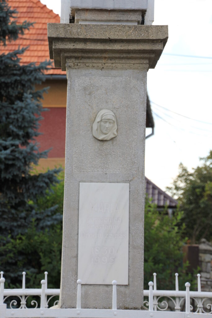 Köztéri Mária-szobor