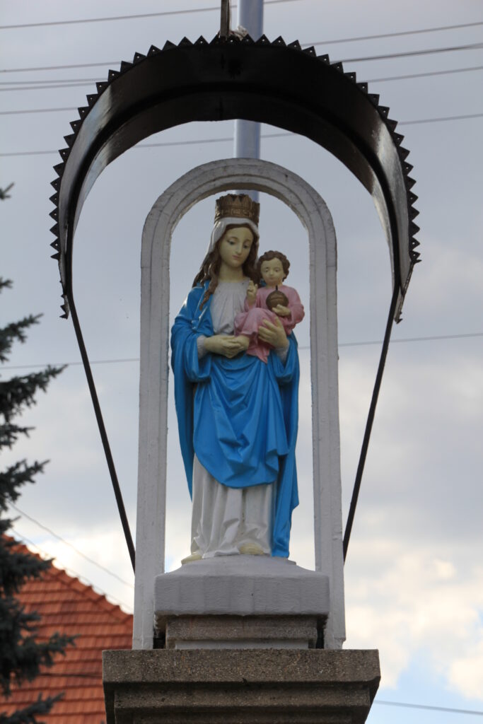 Köztéri Mária-szobor