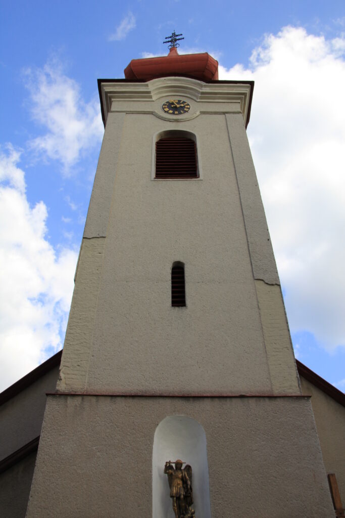 A szklabonyai római katolikus templom