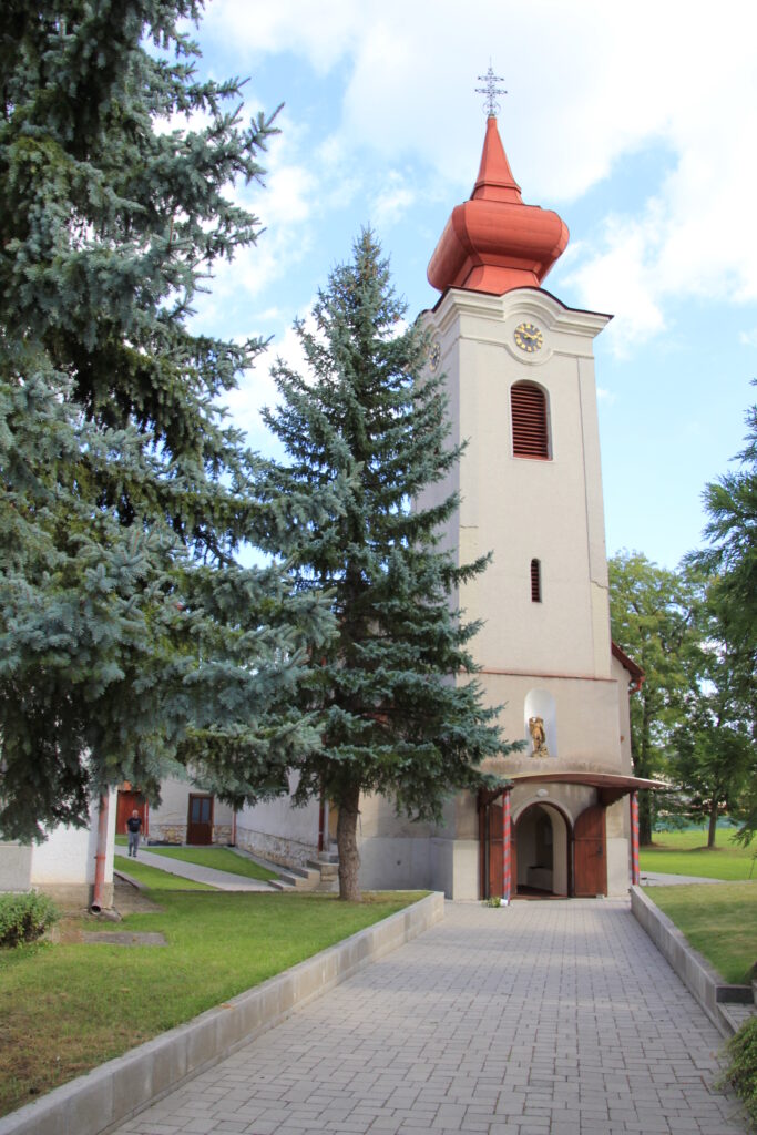 A szklabonyai római katolikus templom