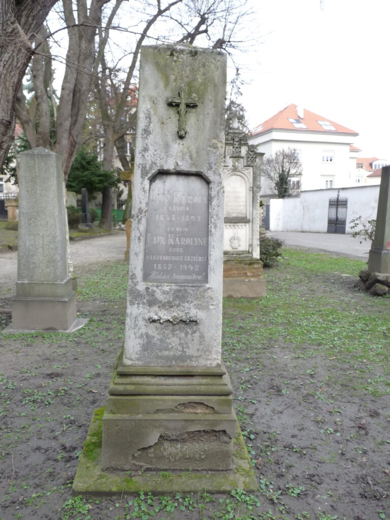 Lux Károly sírja
