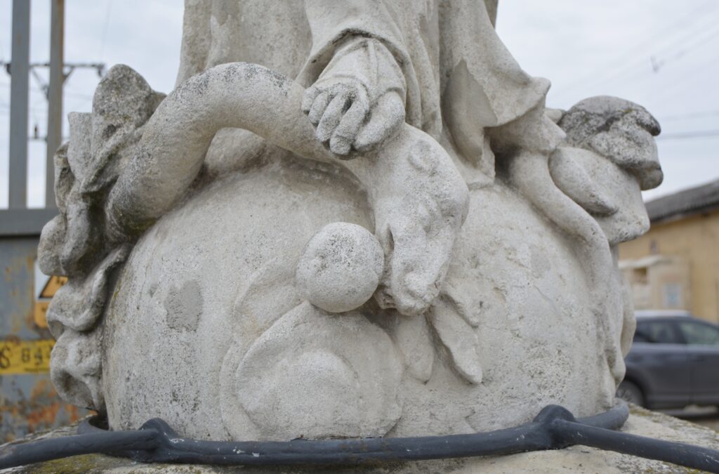 Szűz Mária szeplőtelen fogantatása - szobor