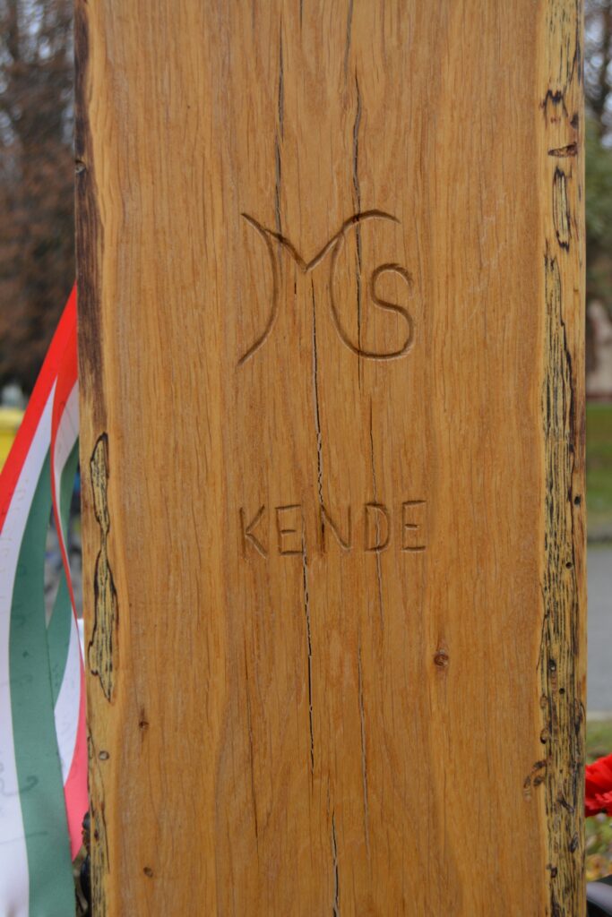 Kopjafa Szent István királyunk emlékére