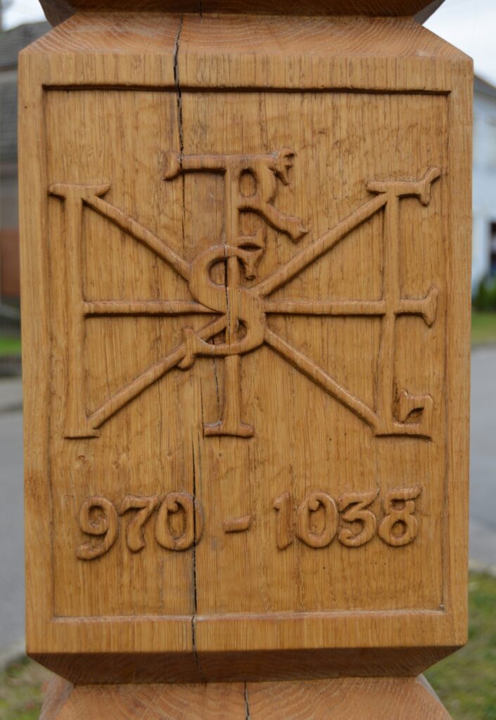 Kopjafa Szent István királyunk emlékére