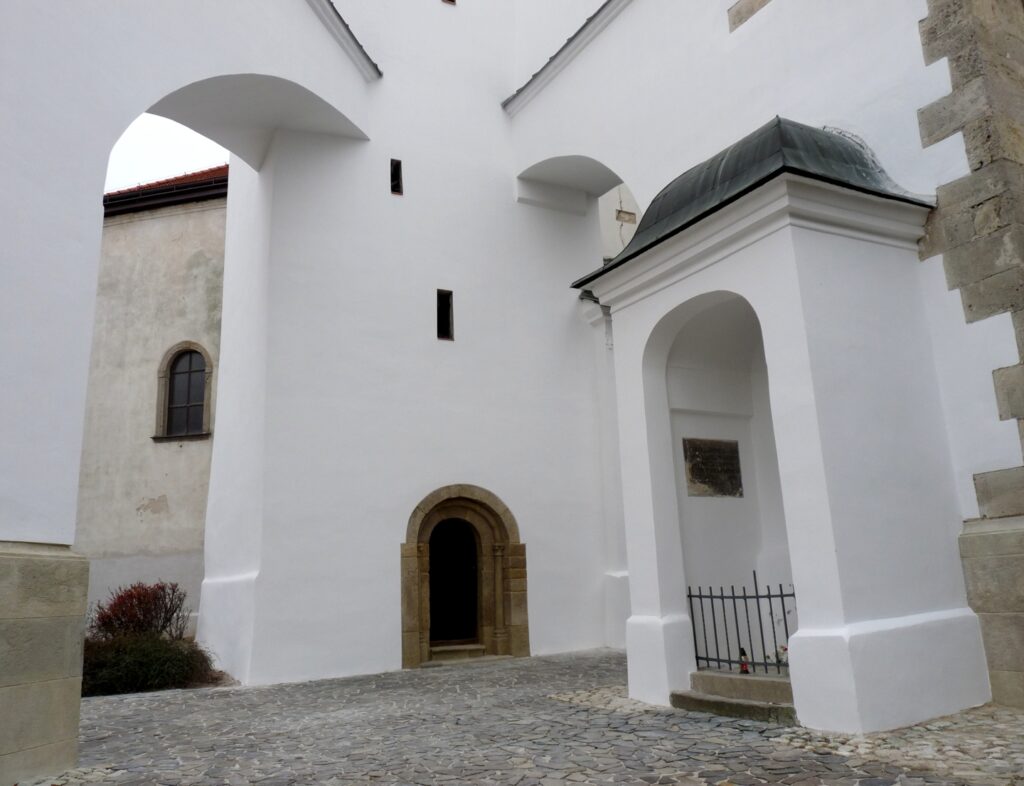 Kisboldogasszony plébániatemplom