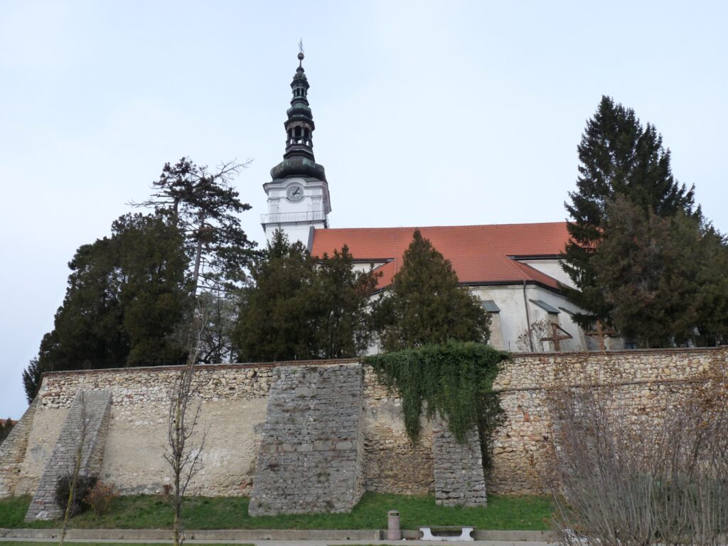 Kisboldogasszony plébániatemplom