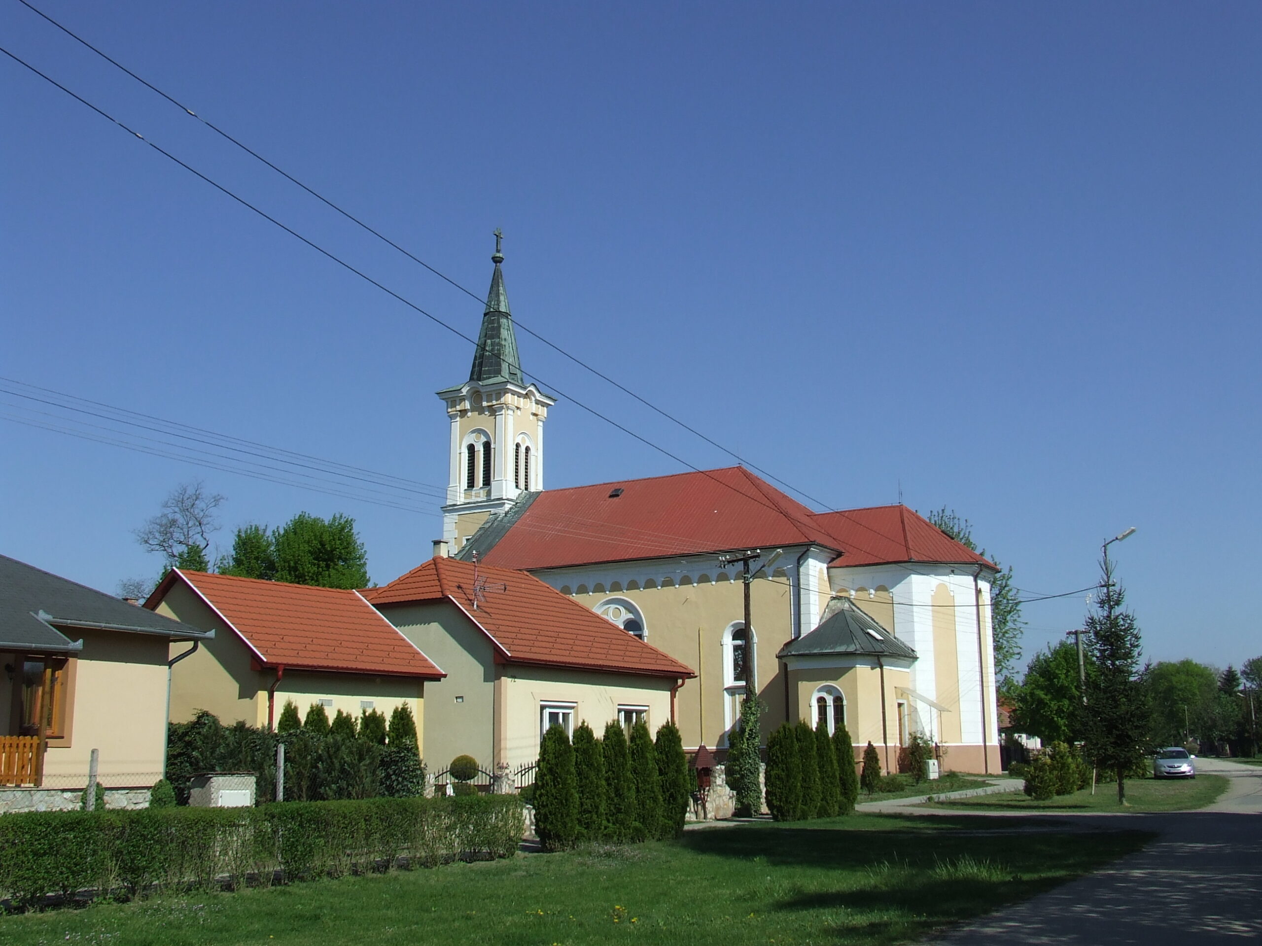 Rózsafüzéres Szűz Mária tiszteletére szentelt római katolikus templom