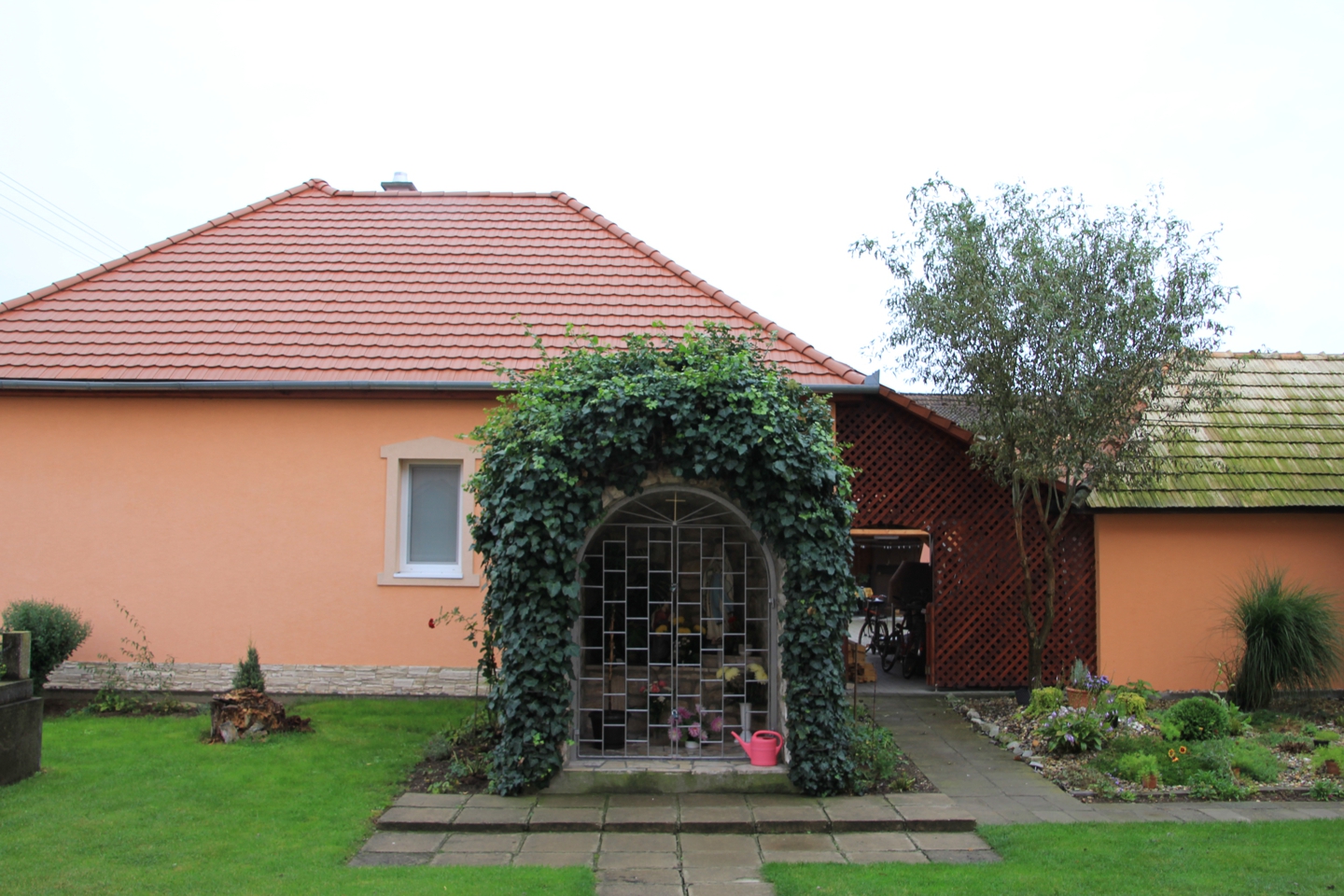 Apátújfalusi Lourdes-i barlang