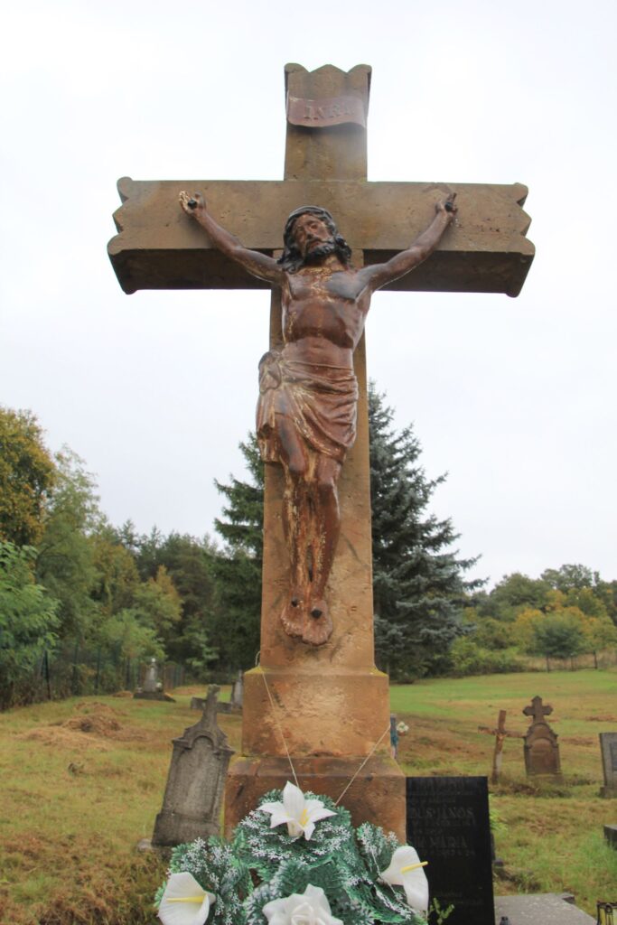 Régi központi temetői nagykereszt