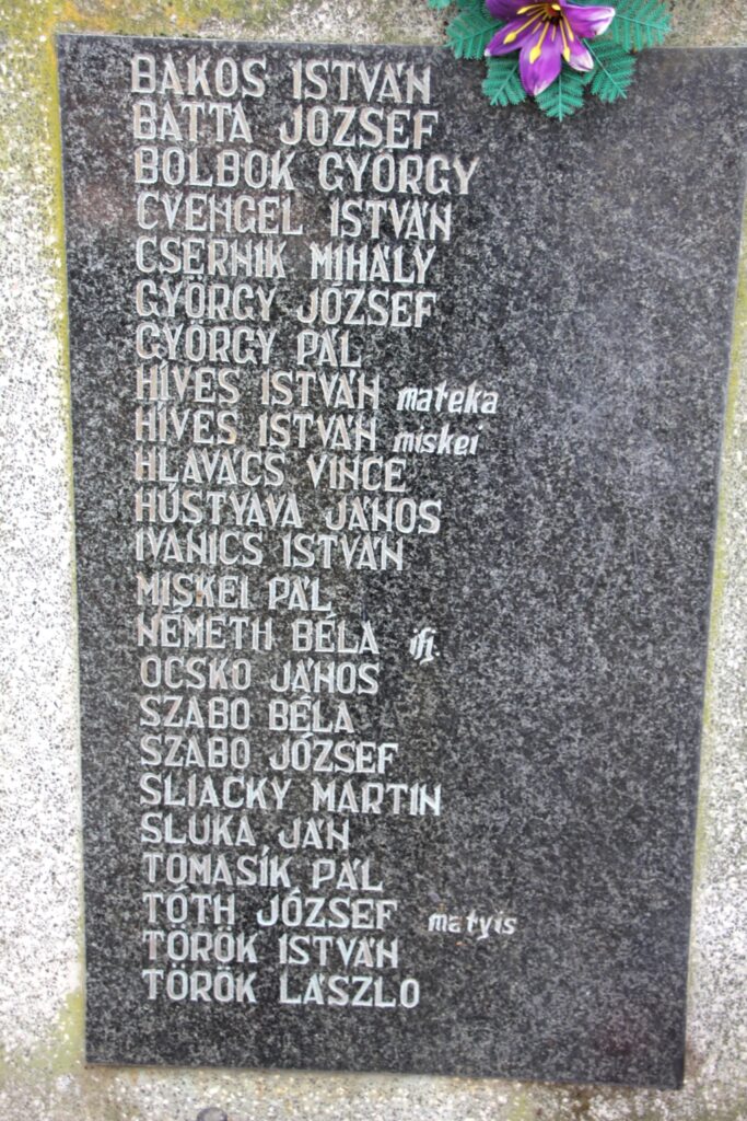 A Két világháború hősi halottainak emlékműve