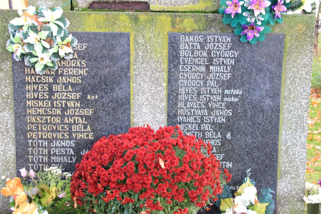 A Két világháború hősi halottainak emlékműve