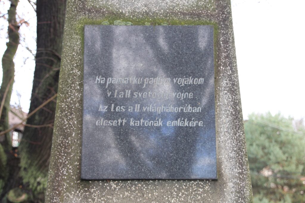 A Két világháború hősi halottainak emlékműve