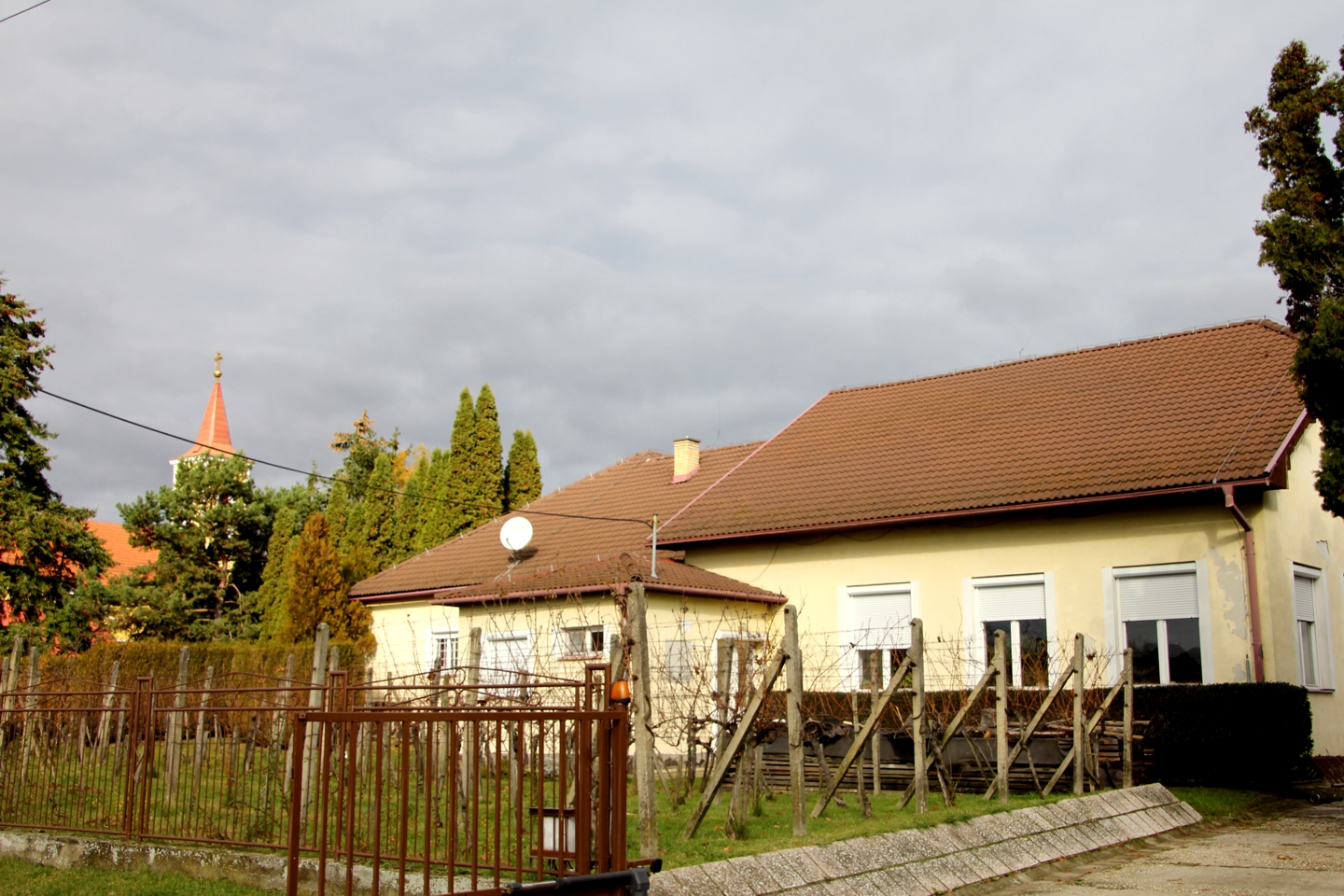 A lukanényei parókia