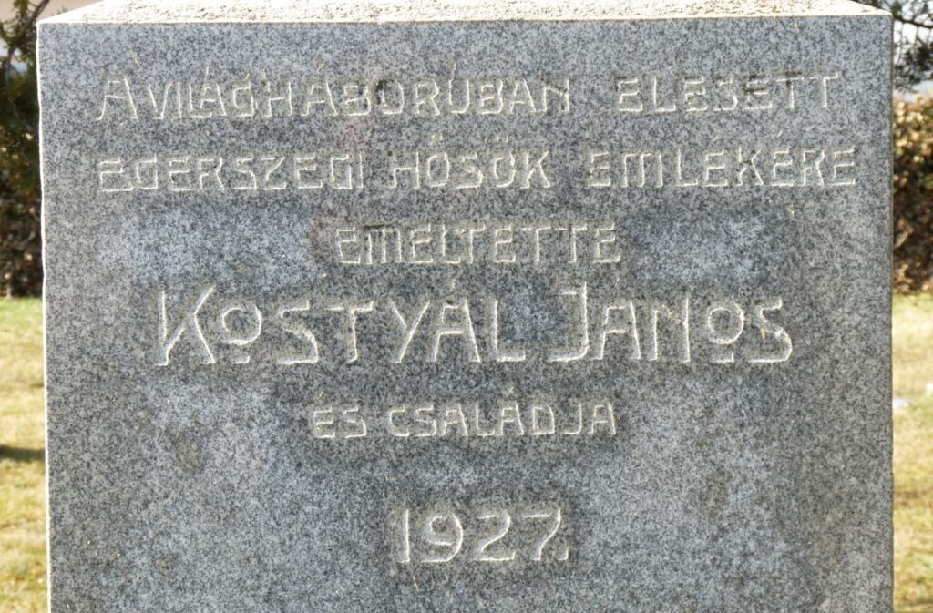 Központi kereszt és 1. világháborús emlék