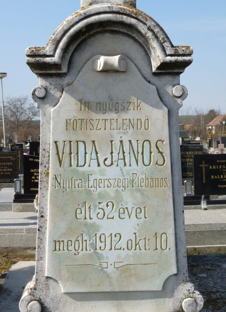 Vida János plébános sírja
