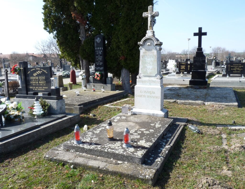 Vida János plébános sírja