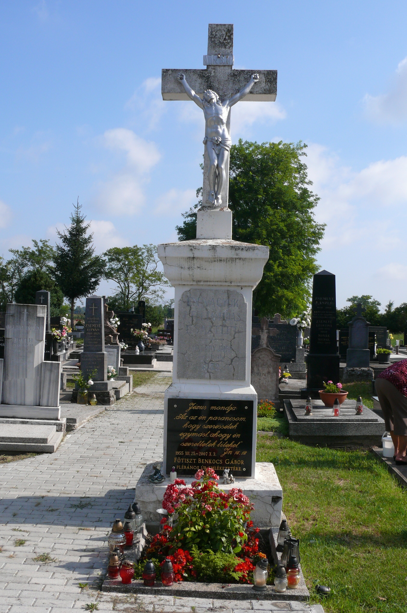 balony-temeto-nagykereszt-2