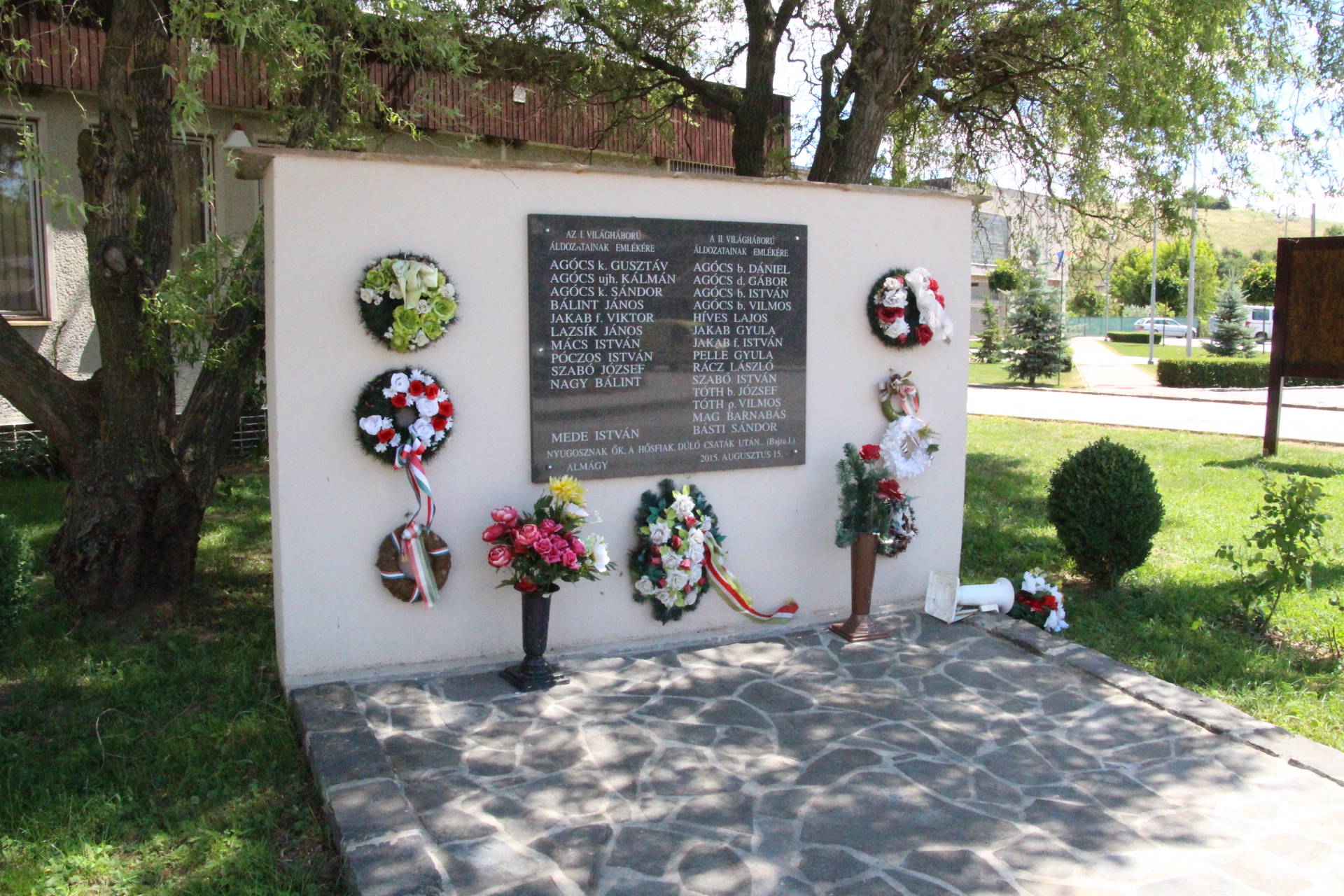 almagy-1-2-vilaghaboru-emlektablaja (1)